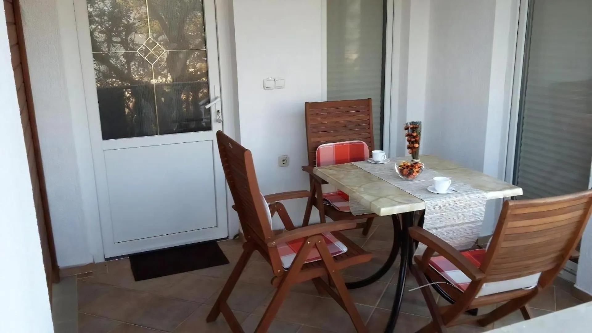 Ferienwohnung Fuer Vier Personen Mit Terrasse Vinjerac Kroatië